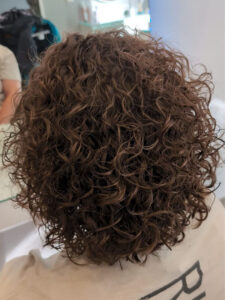 Volumen-Dauerwelle – im Friseursalon Lela & Yvonne in München